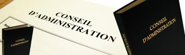 Réunion de conseil d’administration mixte en Afrique centrale illustrant la diversité et la gouvernance inclusive.